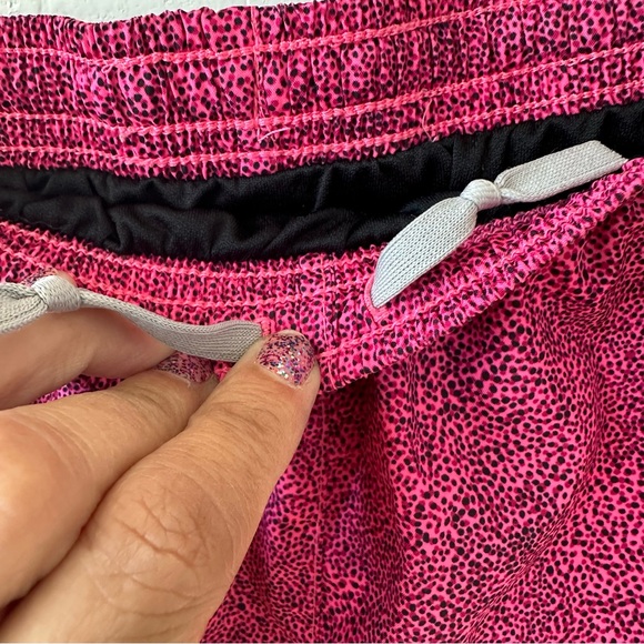 Nike Tempo Running Shorts Pink and Black - Picture 4 of 7